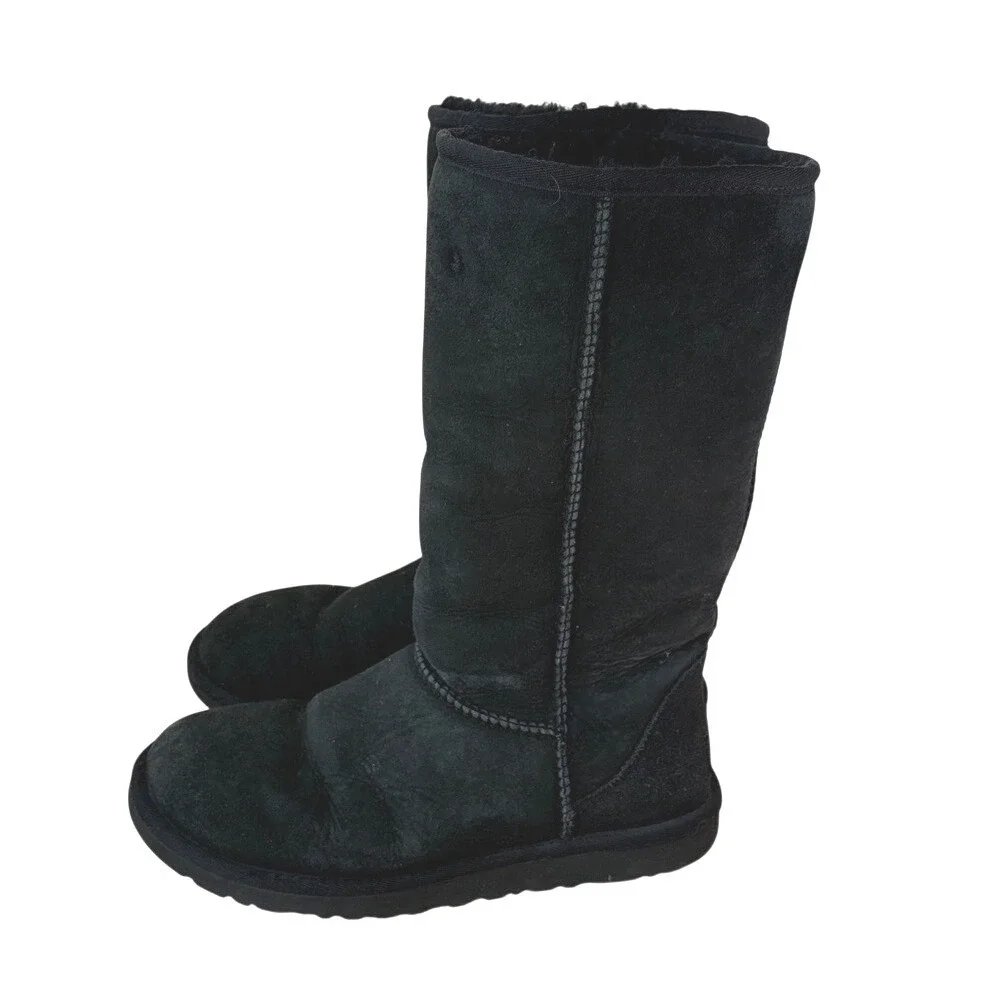 UGG‎ Classic Tall Black Winter Boots in Black Sheepskin Size Women's 6